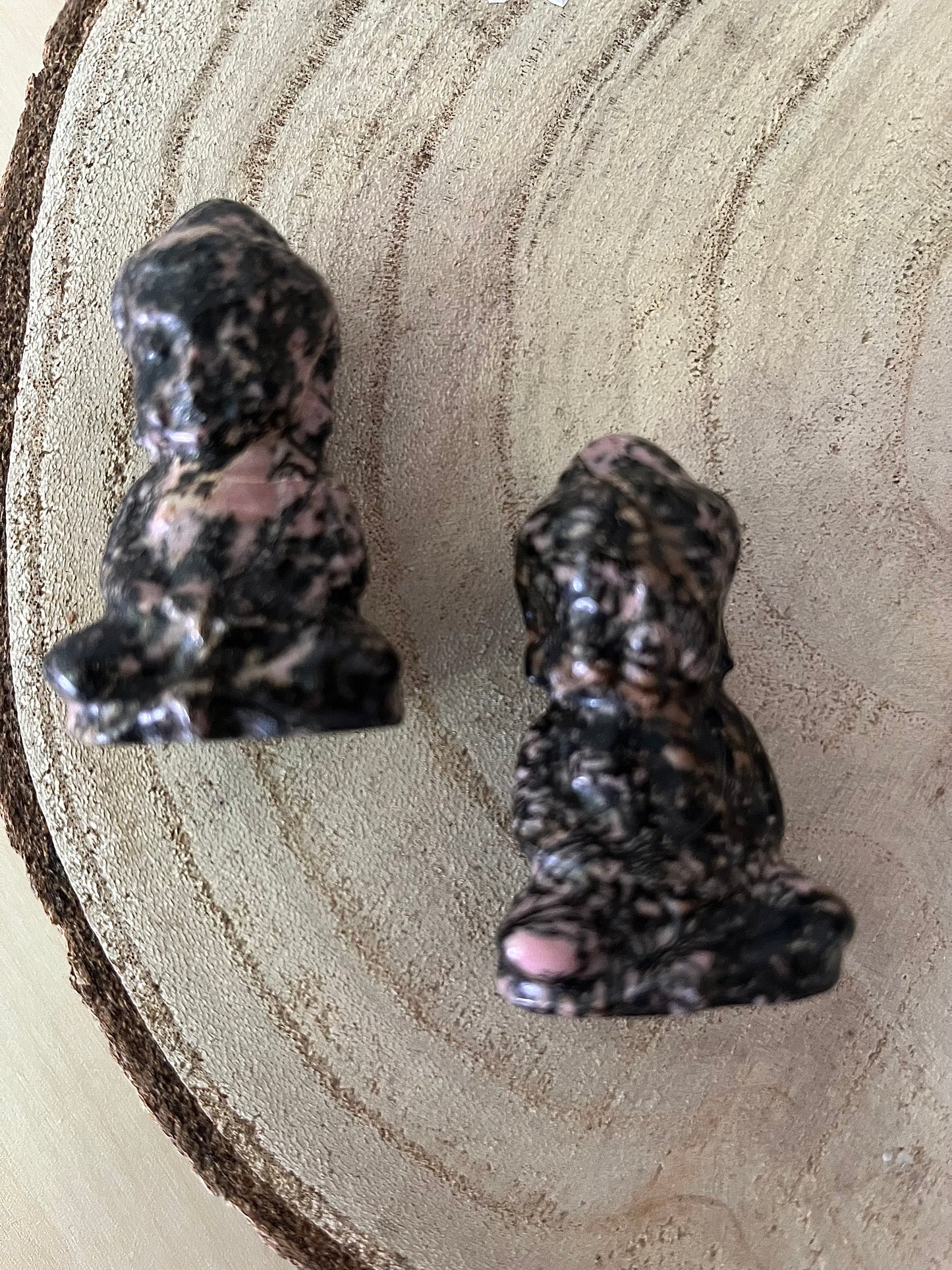 Bouddha Indien en Rhodonite 5cm Qualité A Promo 16€ N52