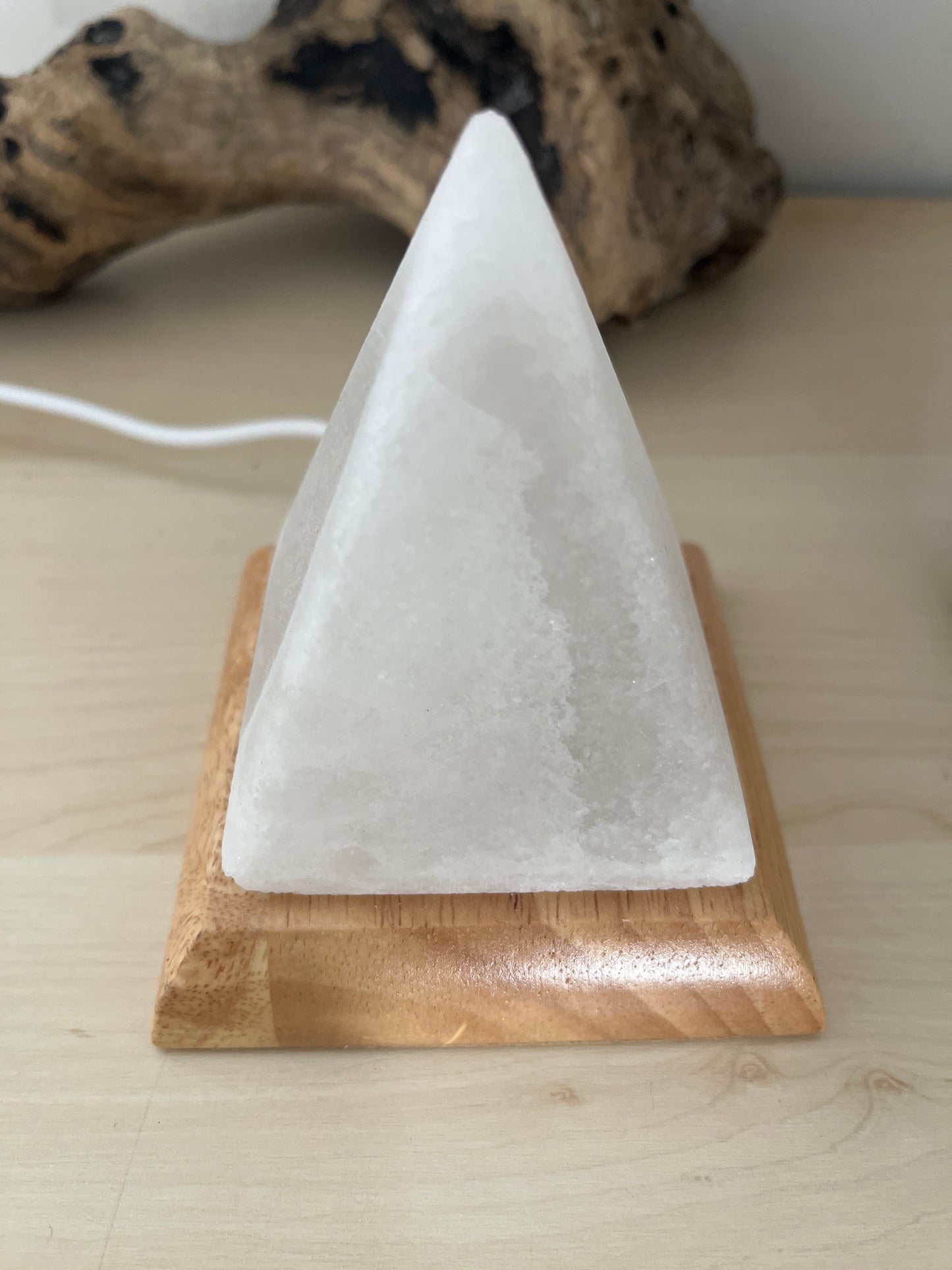 Lampe de sel lumineuse de l'Himalaya forme triangle