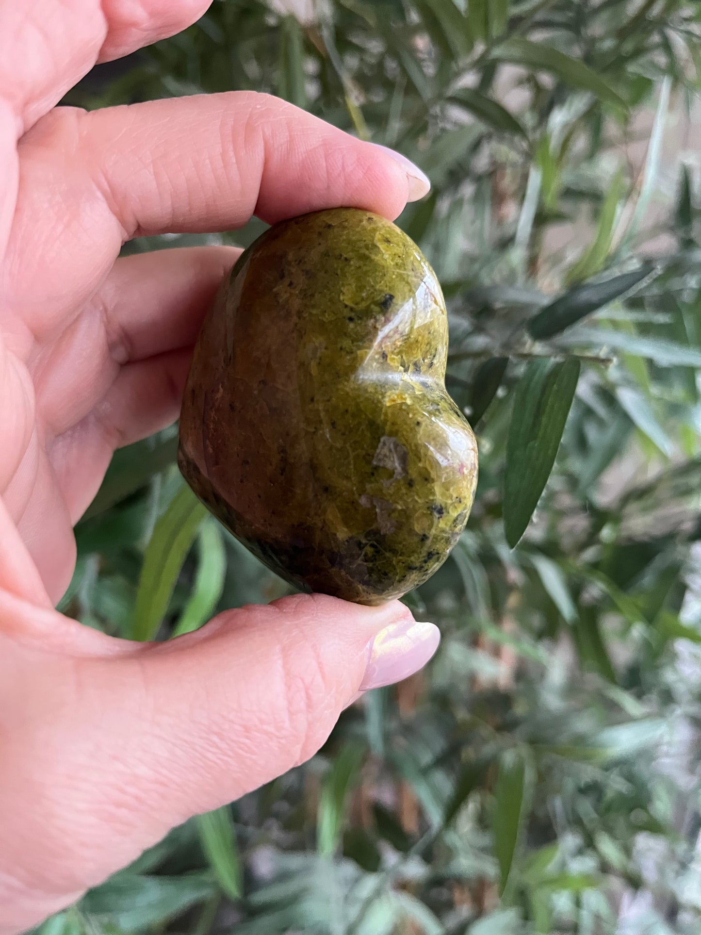 Opale verte forme de cœur 6,5/7cm de longueur
