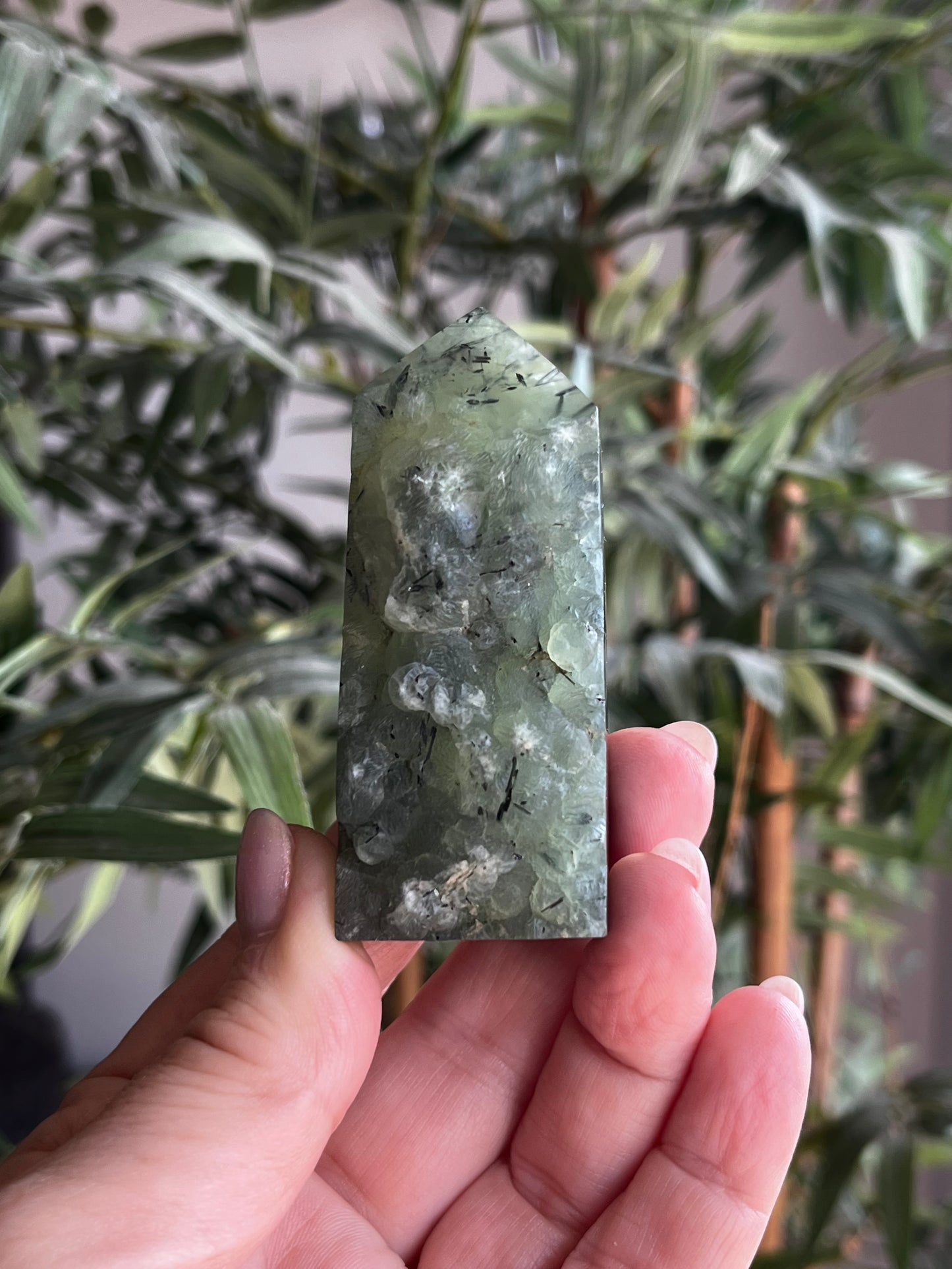 Prehnite semi polie pointe AA 28eur