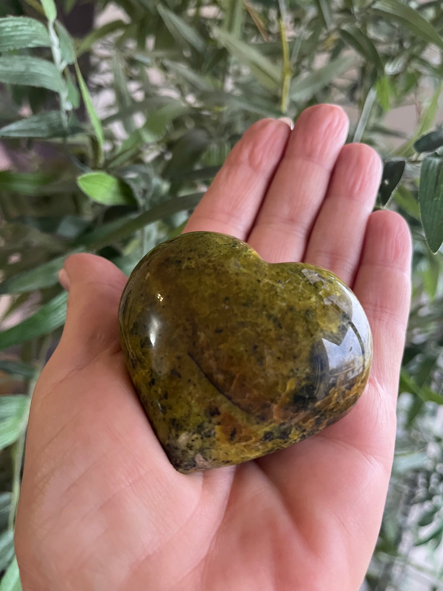Opale verte forme de cœur 6,5/7cm de longueur