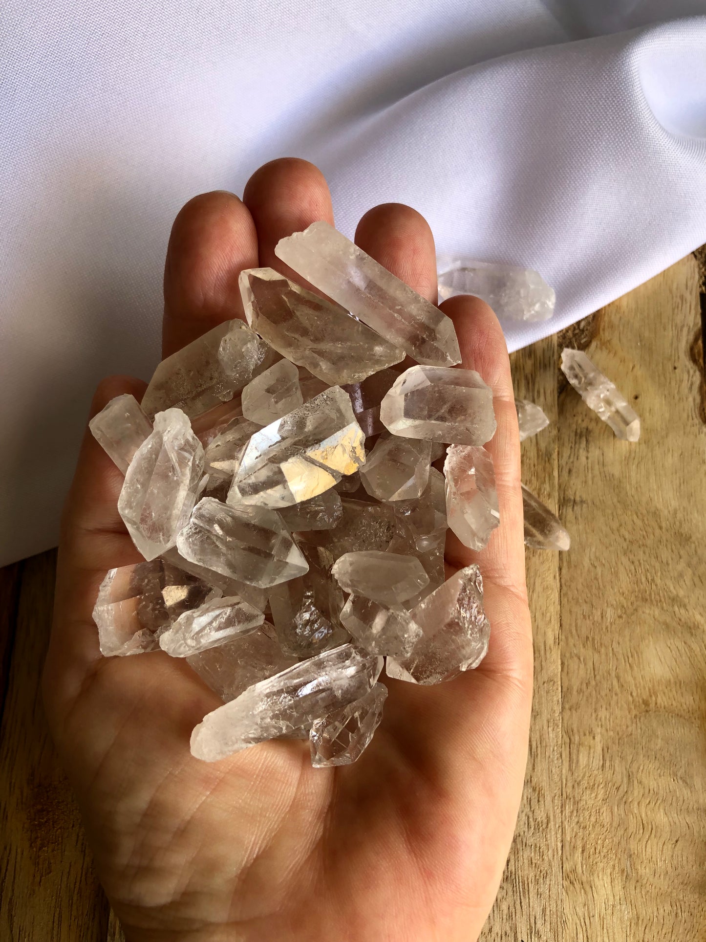 Quartz de Corinto pointe isolée de une à deux pointe