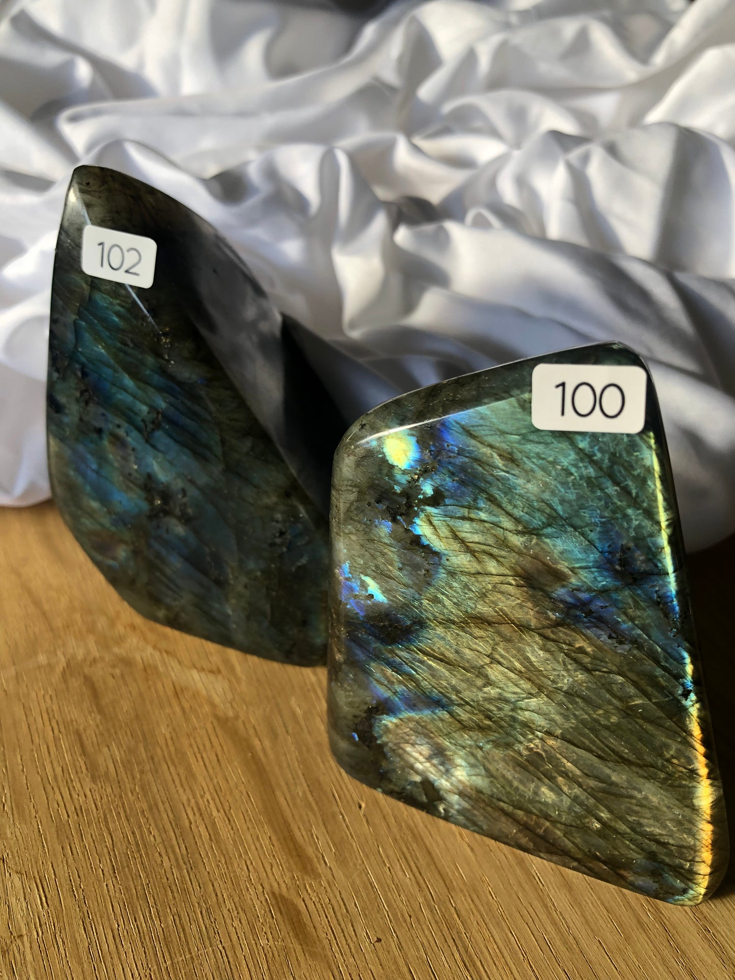 Labradorite en forme libre Bloc violette et bleue Ref:4 N55 45€ promo