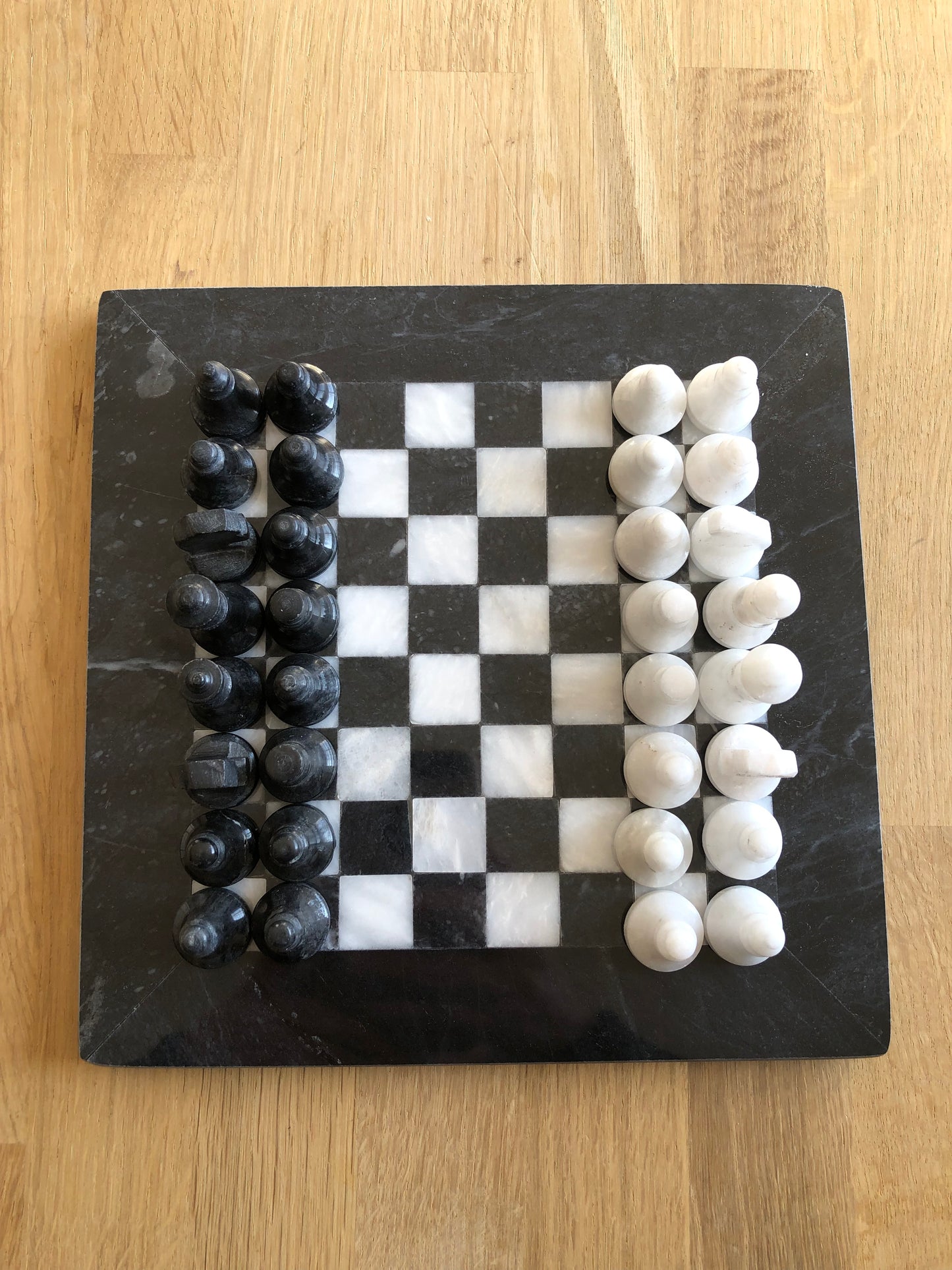 Jeu d'échecs en Onyx blanc et noir